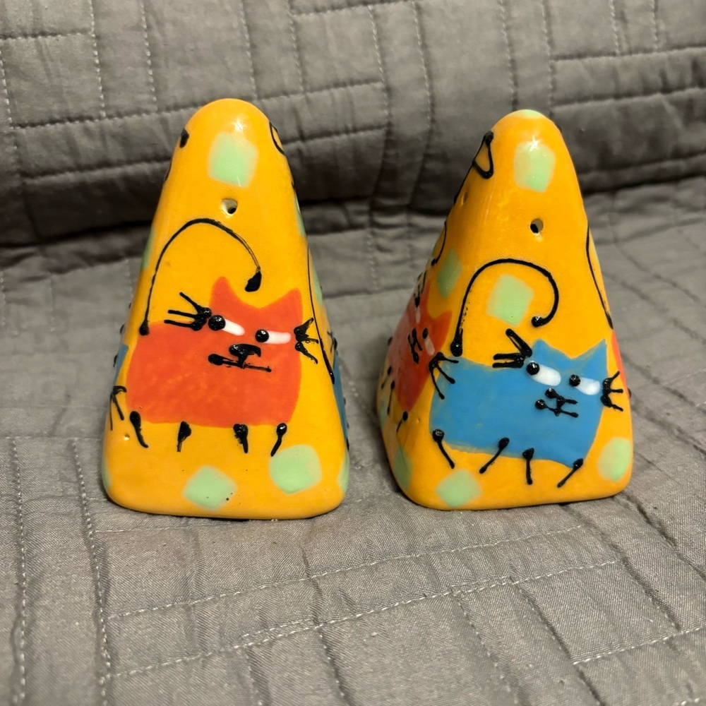 Vintage RARE Cats Salt & Pepper Shakers Hand Painted Triangle Polka Dots Orange - Picture 2 of 14